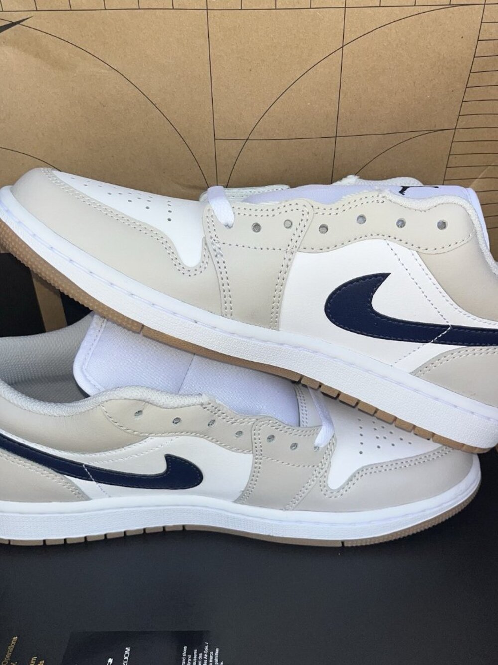 NEW Nike Air Jordan 1 Low White Midnight Navy 553558-146 Men's Size 11 - Picture 2 of 6